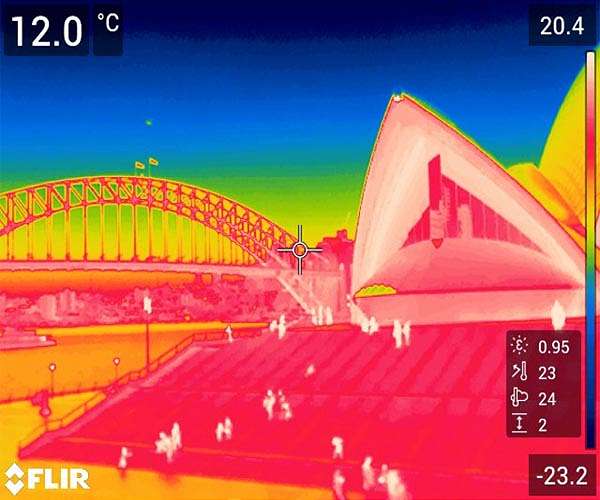 Climate fight rages in rich Australian suburbs