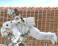 MIT seeks funding for elastic spacesuit