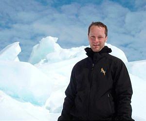 Melting Arctic ice cap at record low