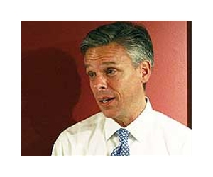 US envoy to China mulls White House run