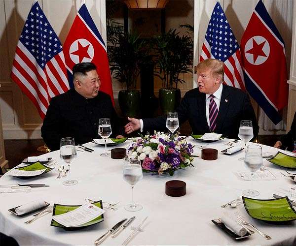 Trump heads to Asia for Xi talks, eyes Kim meeting
