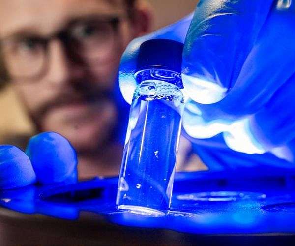 Light driven process prints biocompatible plastic electrodes