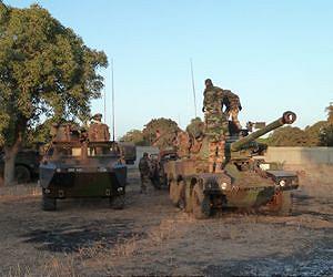 France battles Mali Islamists as hostage crisis unfolds