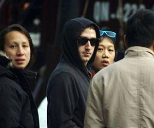 Zuckerberg's China trip sparks Facebook frenzy