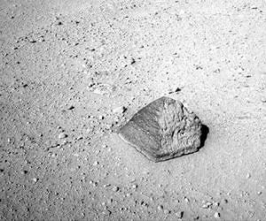 NASA Mars Rover Targets Unusual Rock Enroute to First Destination