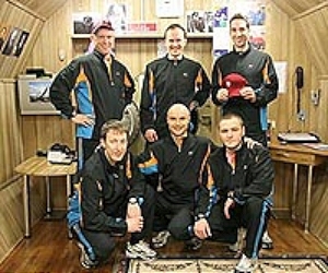 Volunteers begin virtual Mars 'space walk'