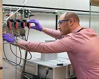 Argonne scientists make vanadium into a useful catalyst for hydrogenation