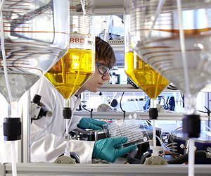Microreactors to produce explosive materials