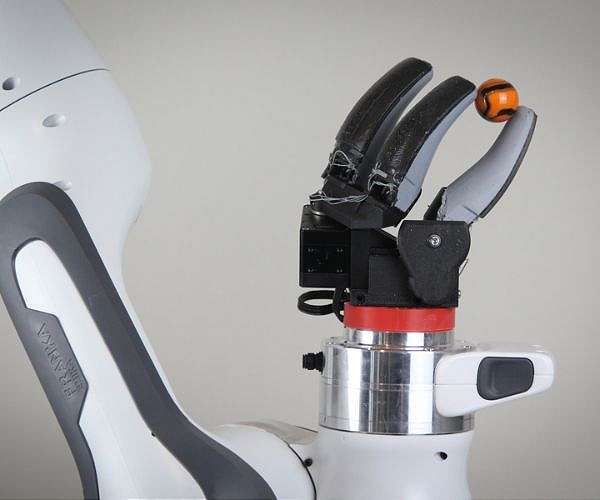 Finger-shaped sensor enables more dexterous robots