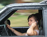 Children, cell phones and traffic don't mix: study