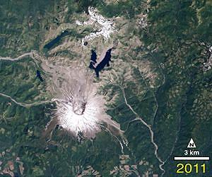Scientists plan to probe 'plumbing' of Mount St. Helens volcano