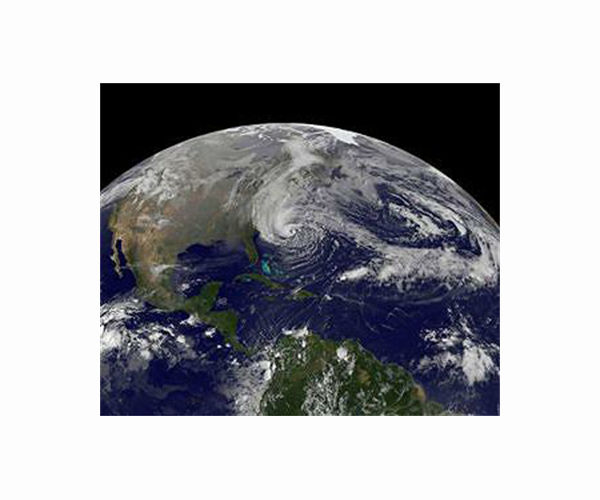 Hurricane Henri bears down on US east coast
