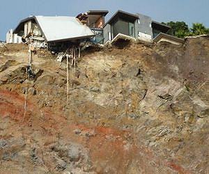 Quake-weary Christchurch still on edge, one year on