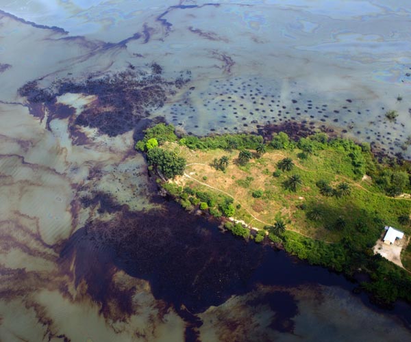 Niger River's ancient 'water men' under threat as silt piles up