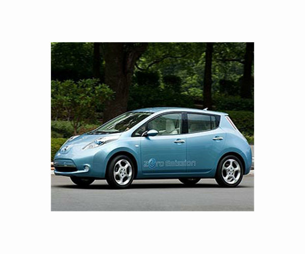 Nissan touts 'pioneer' status with new electric vehicle targets