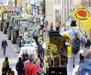 Anti-nuclear opinion powers German Greens to record support