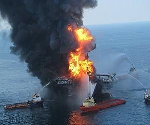 Search called off for missing workers after US oil blast