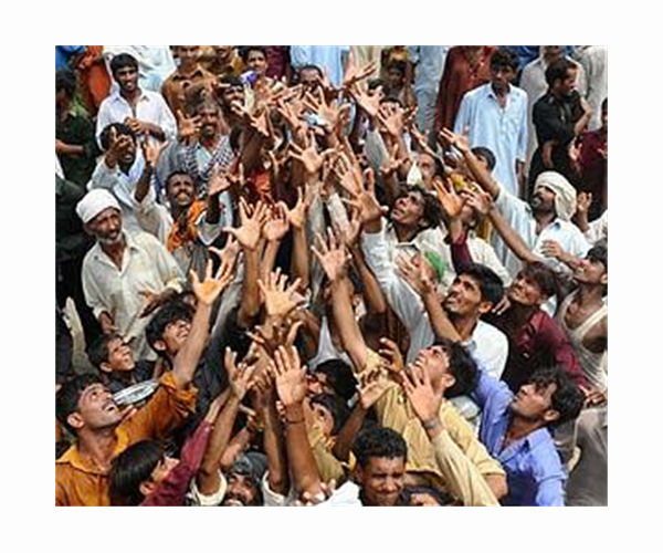 Pakistan floods fuel 'back-breaking' food inflation