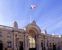 Energy chiefs meet at French president's office: photographer