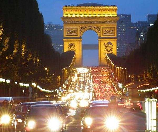 Paris looks to recapture lost beauty after criticism