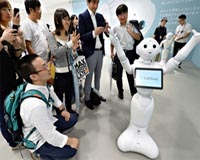 Chess-playing robot star of Taiwan tech fair