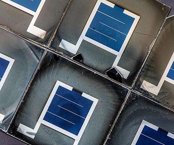 Innovative Coating Boosts Efficiency and Lowers Costs of Solar Cells