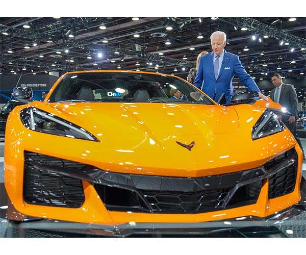 Biden administration proposes new vehicle fuel efficiency targets