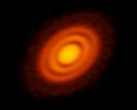 ALMA finds compelling evidence for pair of infant planets around young star