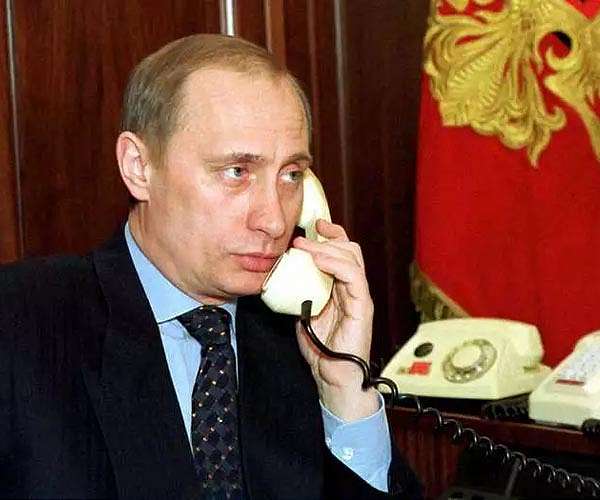 Putin's phone-in hit by 'cyberattacks'