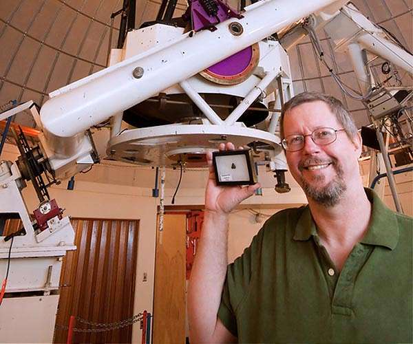 Thirty thousands near-Earth asteroids discovered and rising