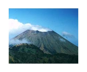 1,500 Nicaraguan farmers stay put despite volcano warning