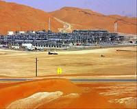 Saudi, Iraq vow stronger commitment to cut oil output