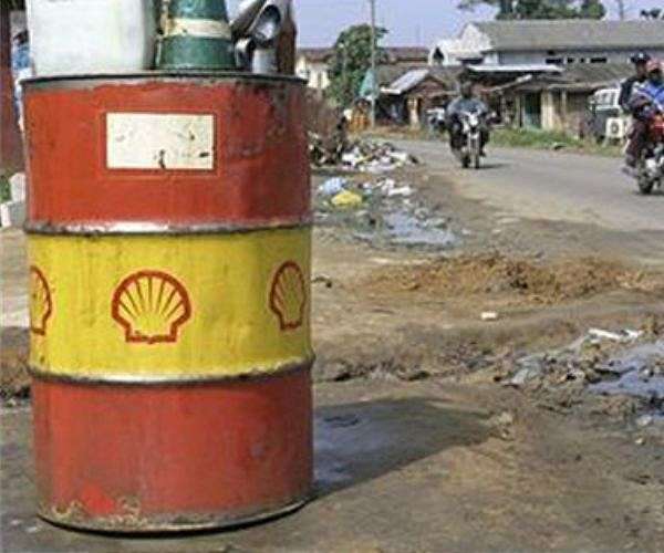 Oil giant Shell says net profit dips in first half