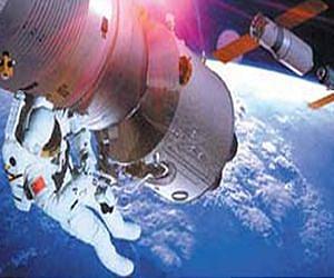 On Course for Shenzhou 10