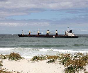 Fresh oil spill from Turkish tanker off Cape Town