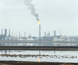 Iraq oil hopes hinge on shielding industry