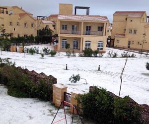 Cairo sees first snow in years as cold snap hits Egypt