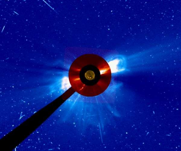 Giant solar eruption felt on Earth, Moon and Mars