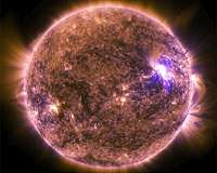 NJIT scientists measure the evolving energy of a solar flare's explosive first minutes