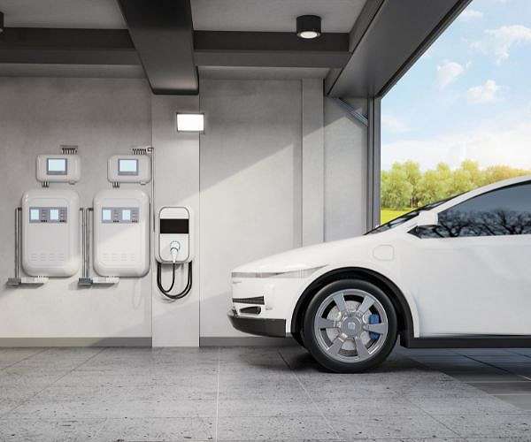 Chinese EV battery giant CATL reports jump in profits
