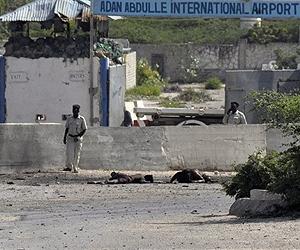 Kenyan jets kill '60 or more' Somali Islamist insurgents