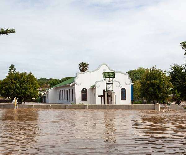 'I thought I was going to die' S.African flood survivor