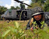 China offers Philippines weapons for drug war