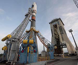 Pleiades 1B joins its launcher at the Spaceport for Arianespace's Soyuz mission in November
