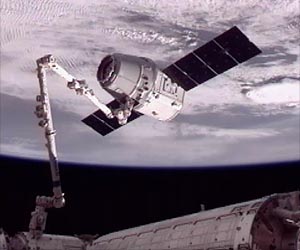 SpaceX's Dragon makes historic space station dock