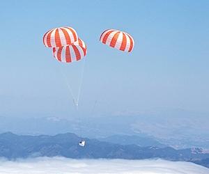 SpaceX Dragon Does Two Orbits Before Pacific Splashdown