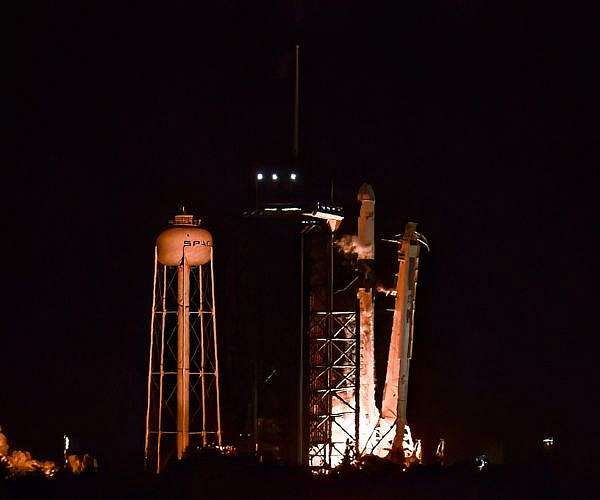 NASA sends holiday treats and a laser communication system to the Space Station