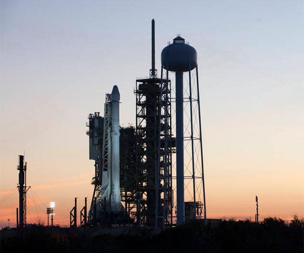 SpaceX scrubs Starlink satellite launch for second day in a row