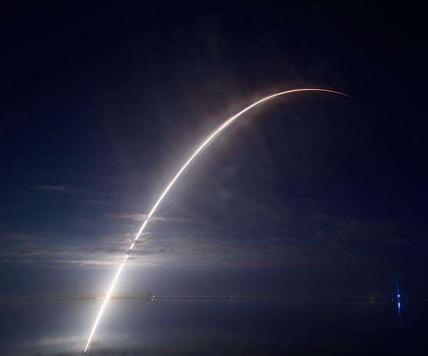 SpaceX successfully launches 53 Starlink satellites