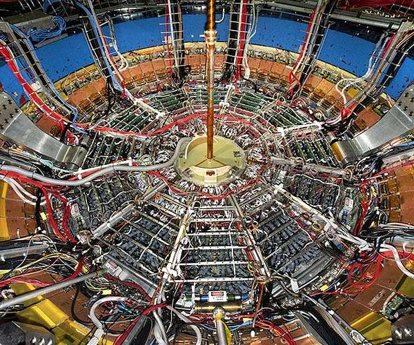 Study reveals how some high-energy particle 'jets' lose energy